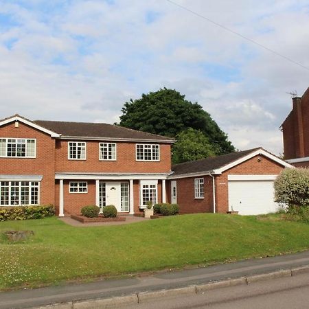 Unwind In Comfort At Cosy Caradus Your 4 Bedroom Home Sweet Home! Birmingam Exterior foto