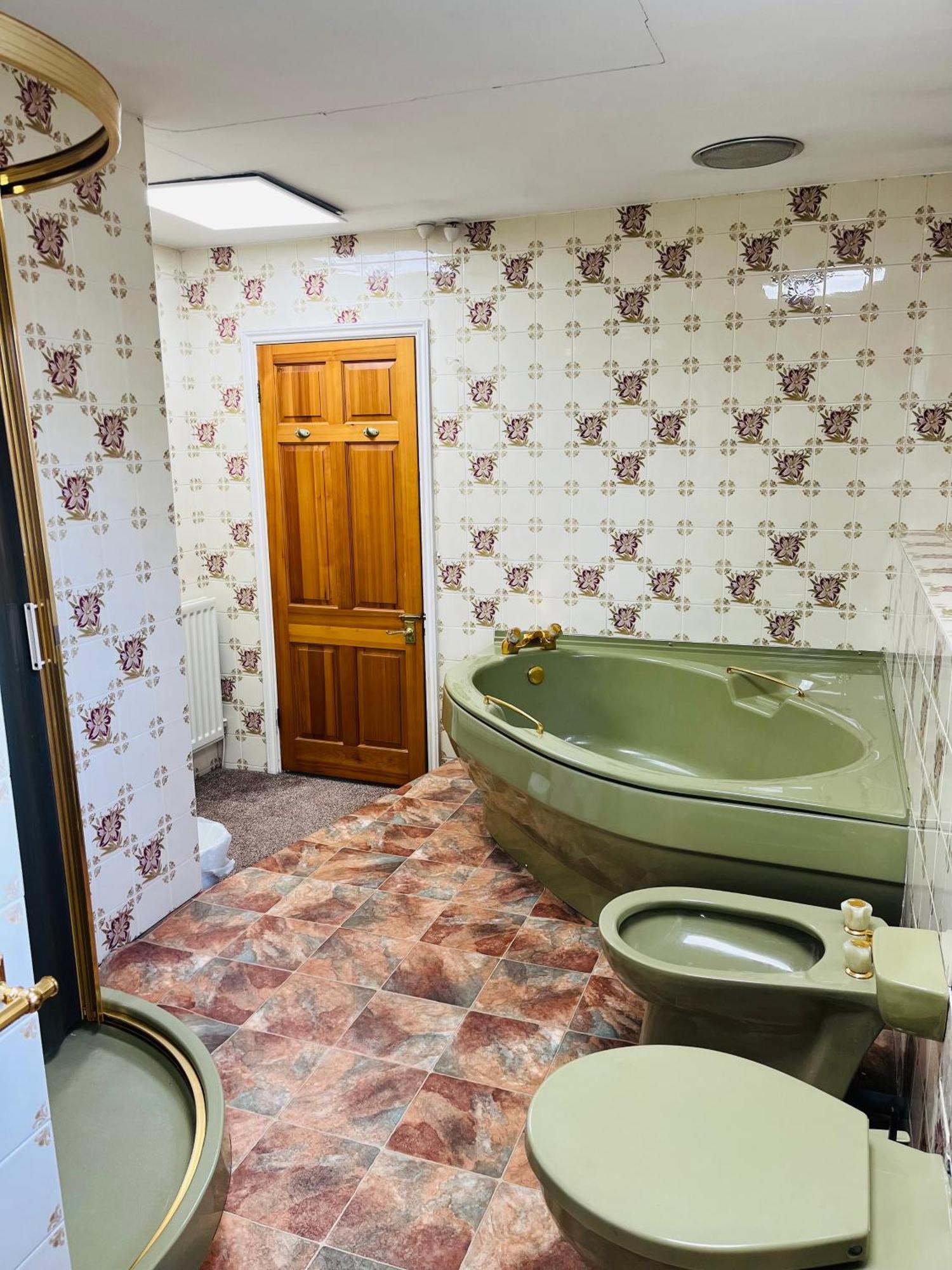 Unwind In Comfort At Cosy Caradus Your 4 Bedroom Home Sweet Home! Birmingam Exterior foto