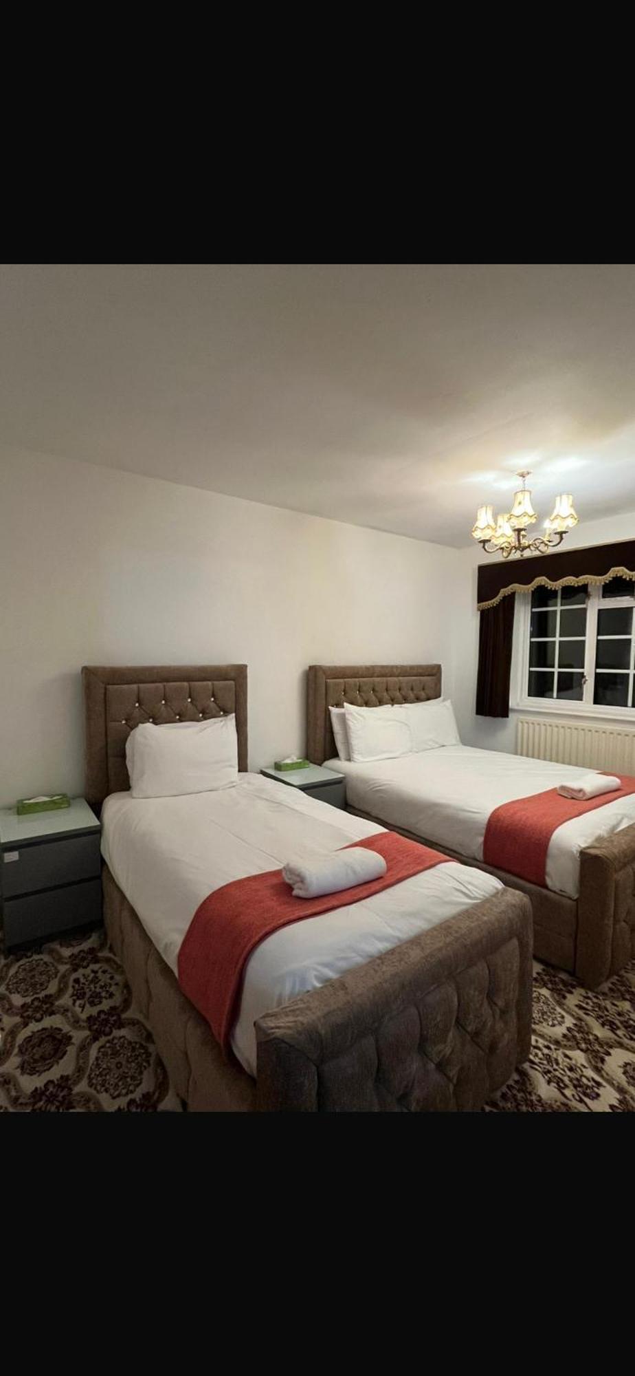 Unwind In Comfort At Cosy Caradus Your 4 Bedroom Home Sweet Home! Birmingam Exterior foto